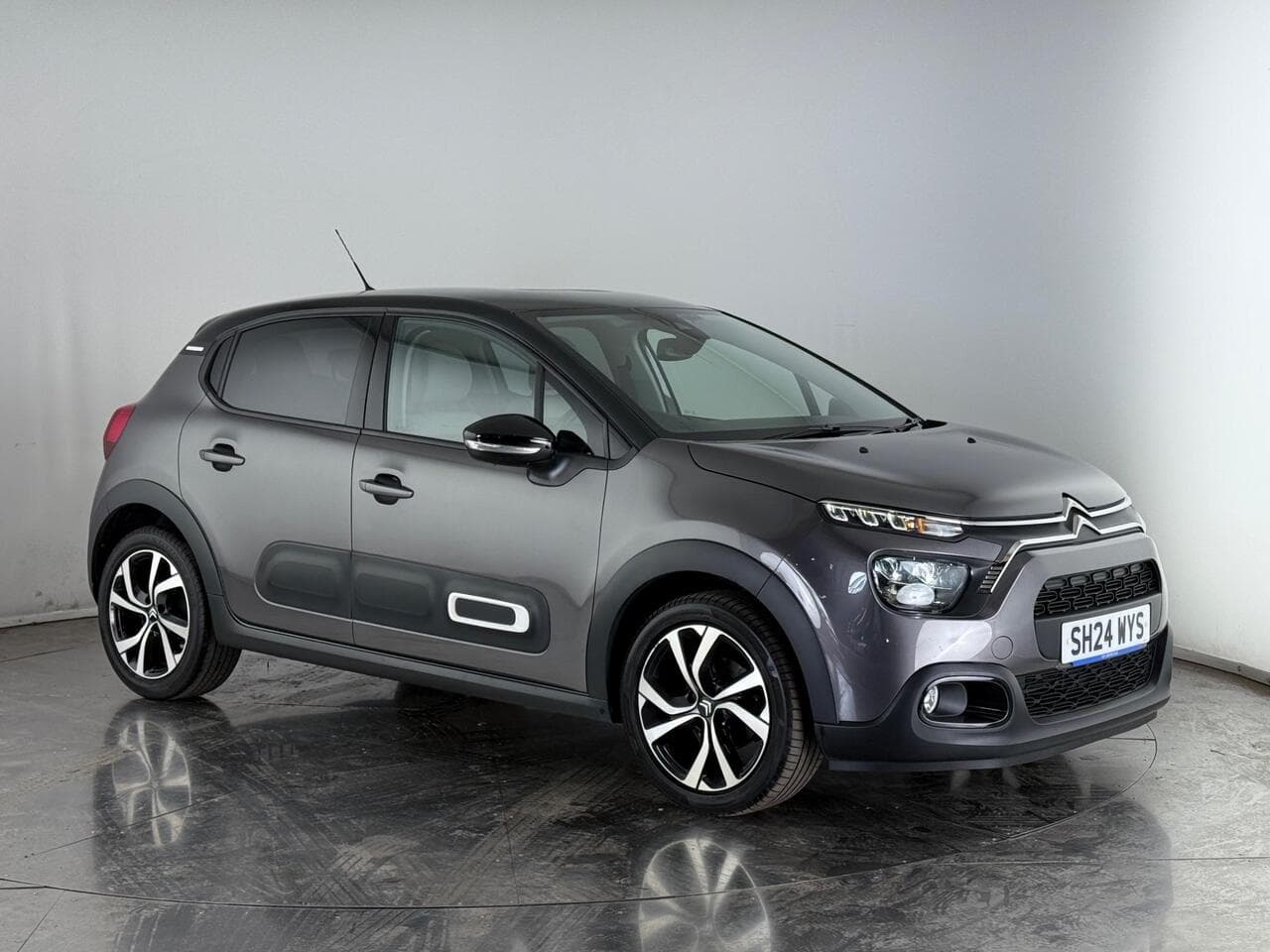 Citroen C3 - Citroen C3 1.2 PureTech MAX Euro 6 (s/s) 5dr