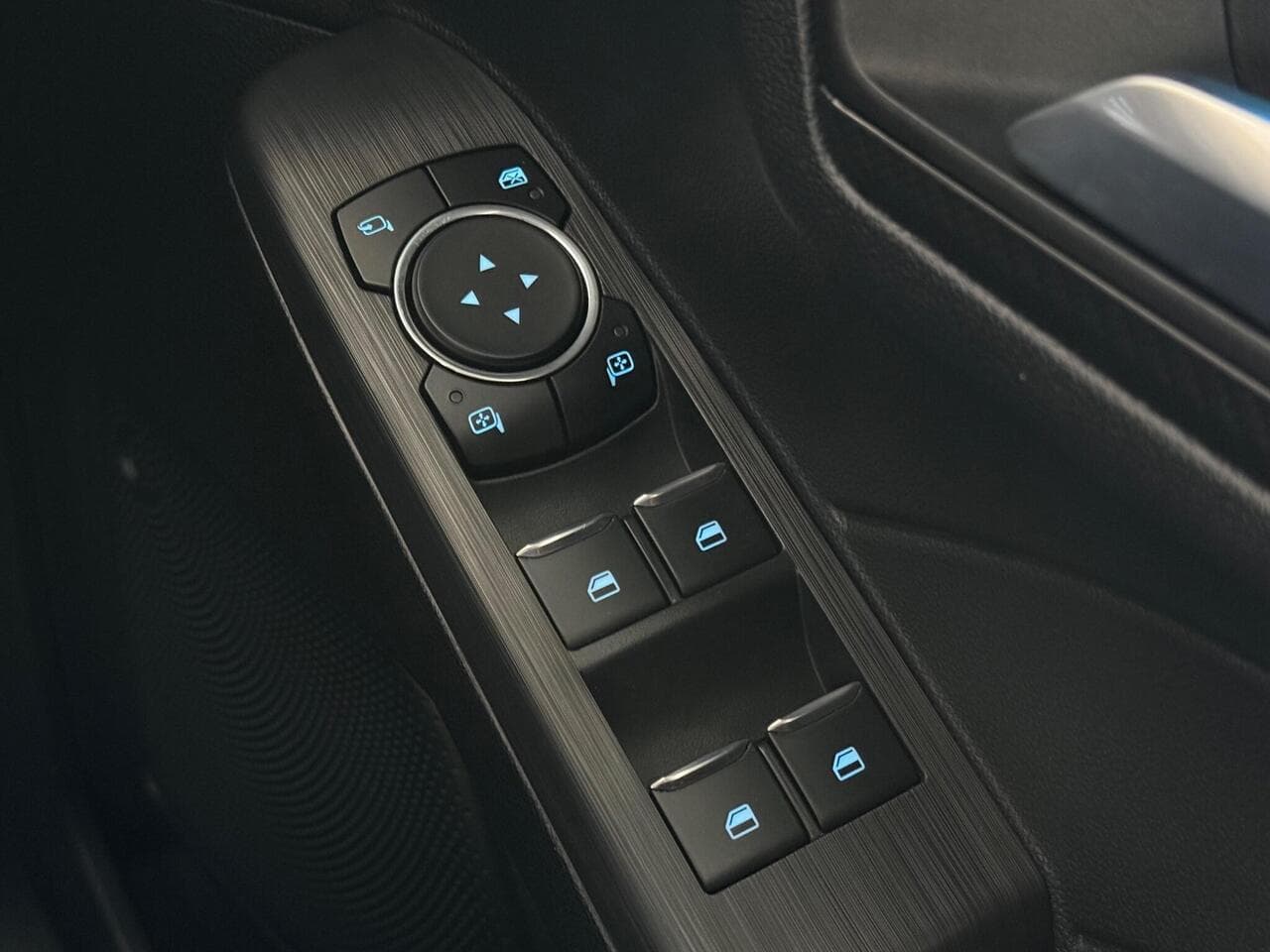 Ford Kuga thumbnail Misc Controls
