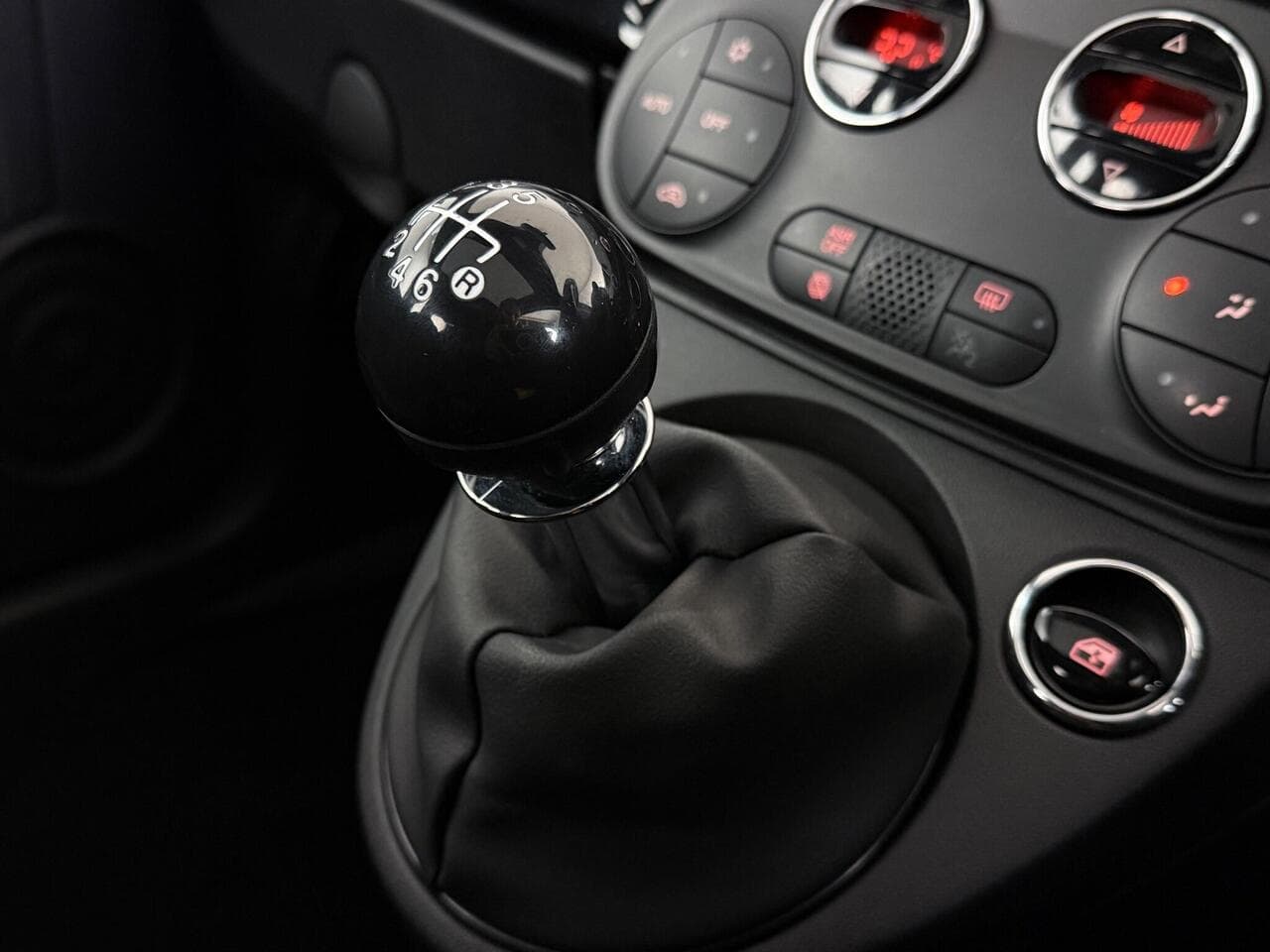 Fiat 500 thumbnail Interior Front