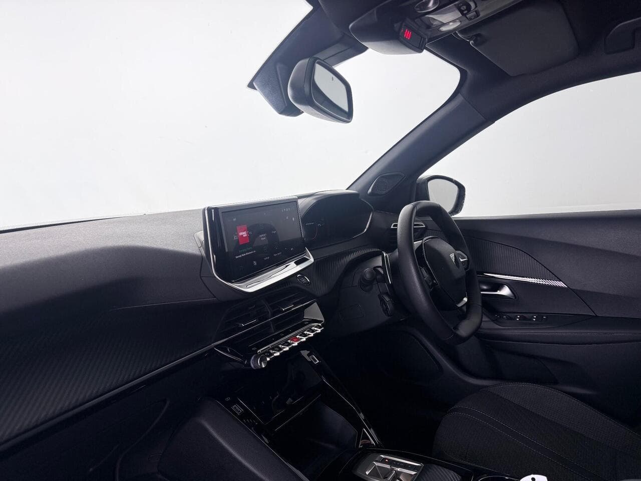 Peugeot 2008 thumbnail Interior Front