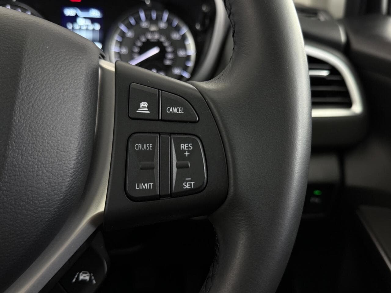 Suzuki S-Cross thumbnail Misc Controls
