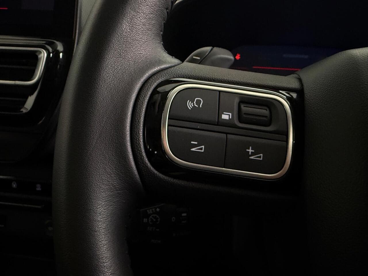 Citroen C5 Aircross thumbnail Misc Controls