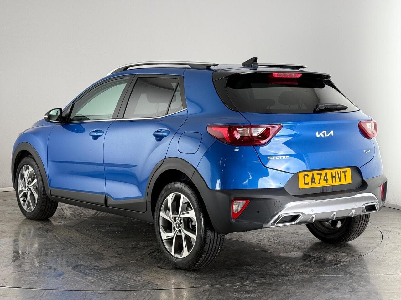Kia Stonic thumbnail Rear Left