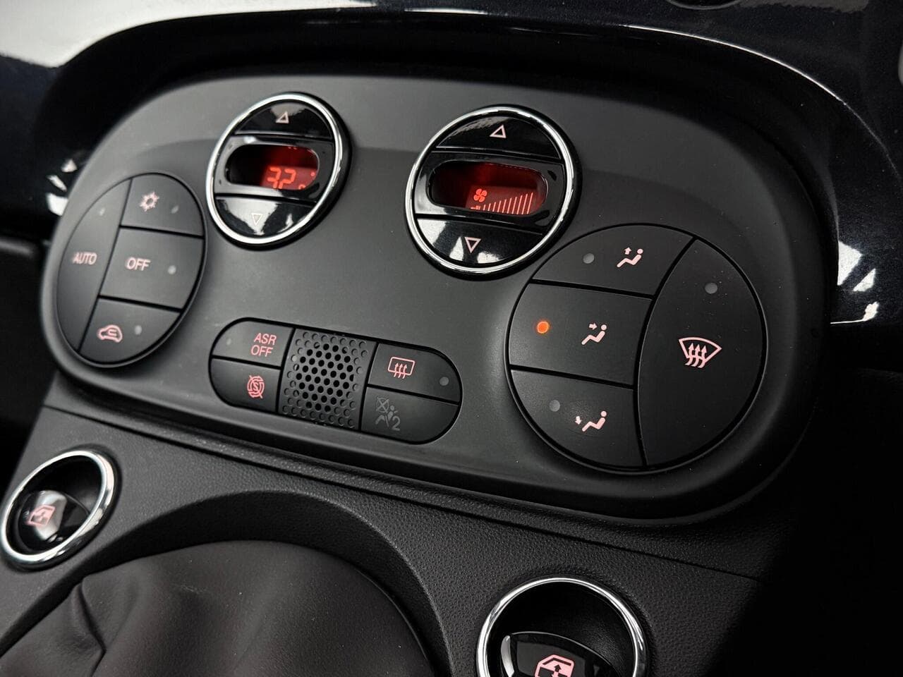 Fiat 500 thumbnail Interior Front