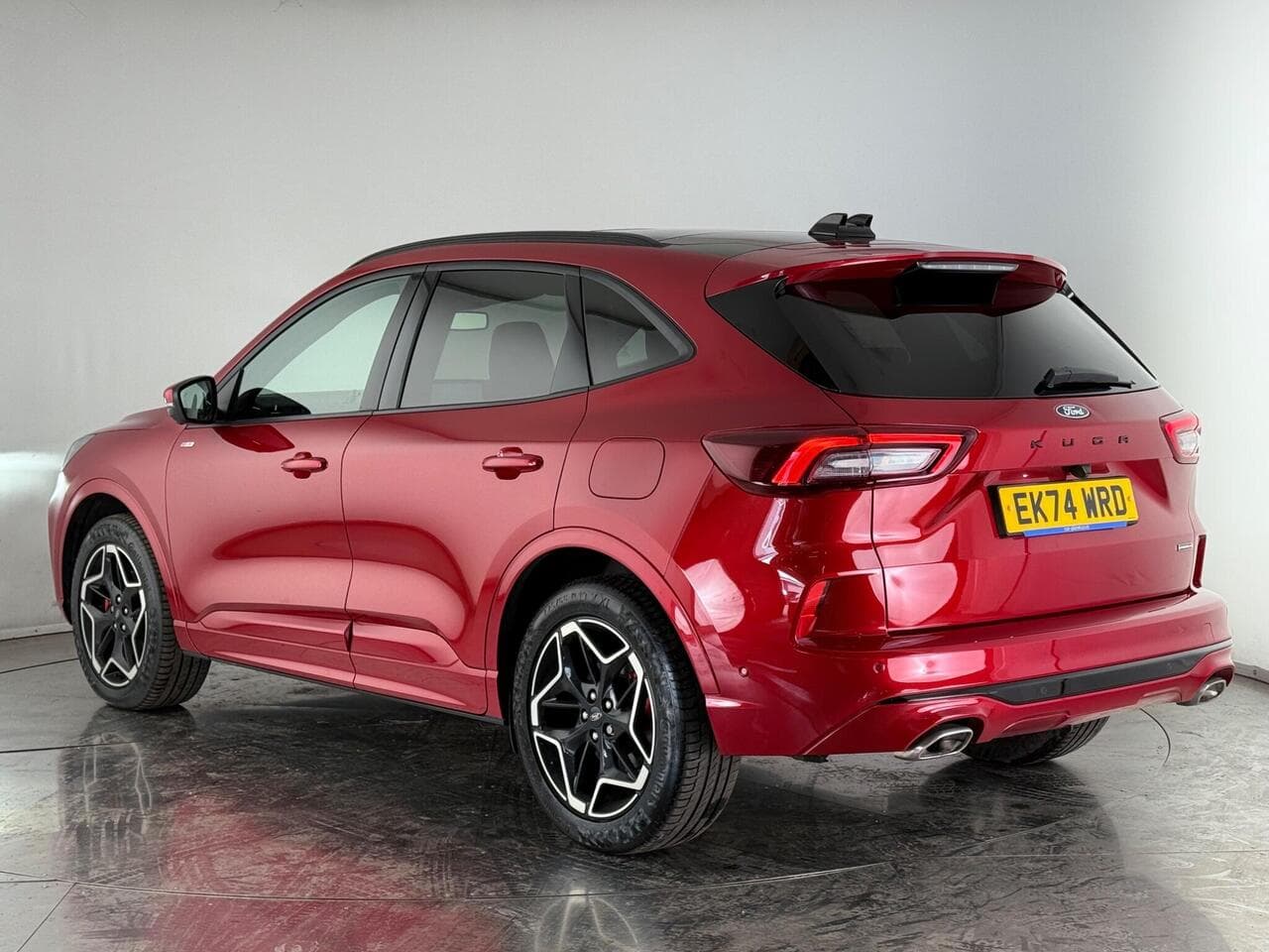 Ford Kuga thumbnail Rear Left