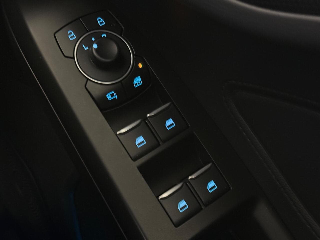 Ford Focus thumbnail Misc Controls