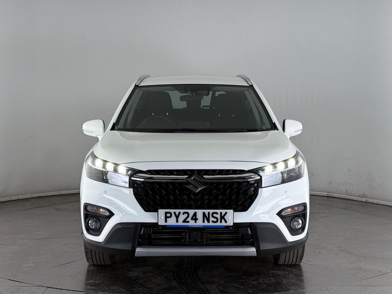 Suzuki S-Cross thumbnail Front