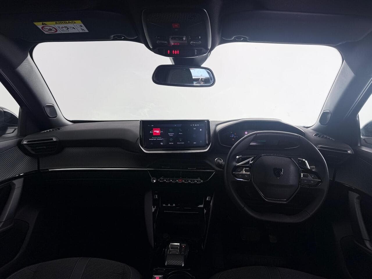 Peugeot 2008 thumbnail Interior Front