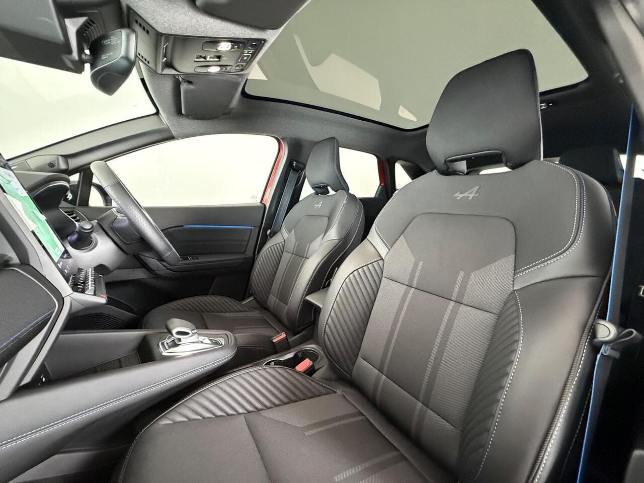 Renault Symbioz thumbnail Seat Front Passenger
